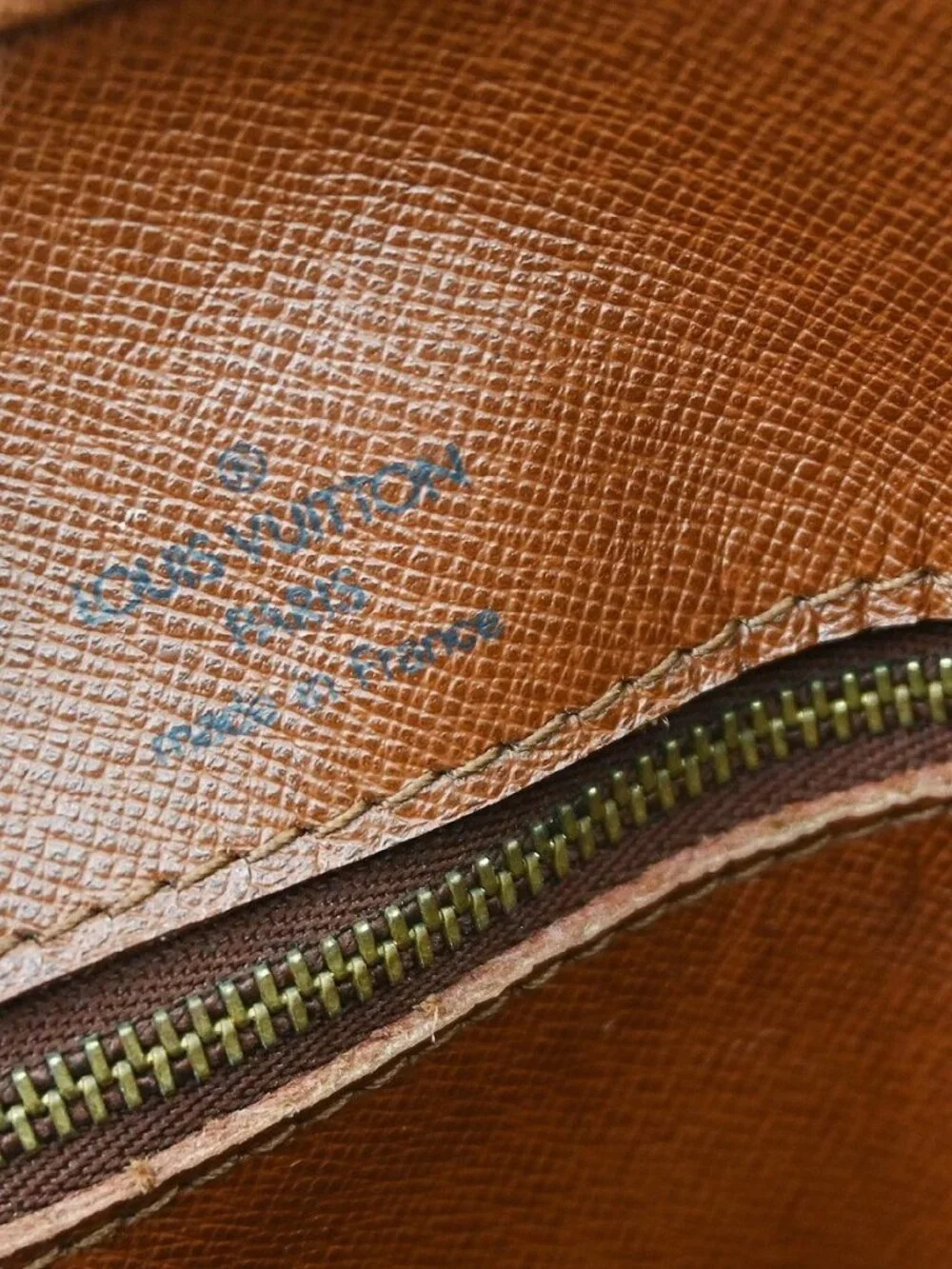 LOUIS VUITTON PORTE DOCUMENTS VOYAGE HANDBAG